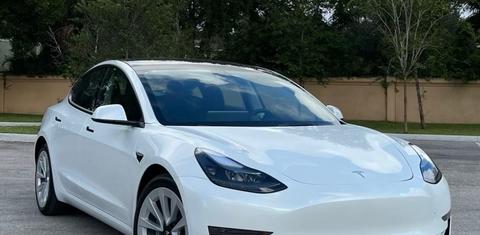 Tesla Model 3 2022