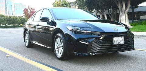 Toyota Camry Hybrid 2026