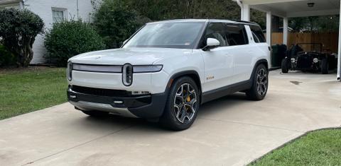 Rivian R1S 2023