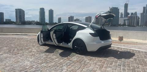 Tesla Model 3 2025