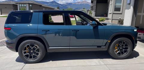 Rivian R1S 2026