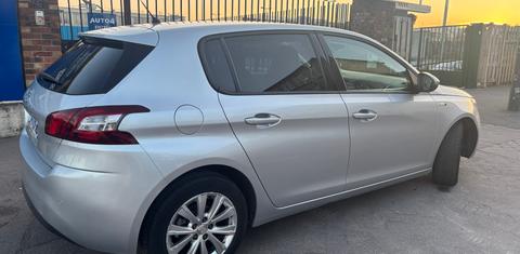 Peugeot 308 2016