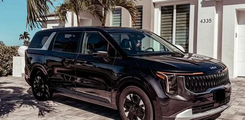 Kia Carnival Hybrid 2025