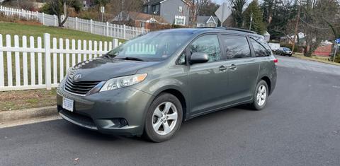 Toyota Sienna 2011