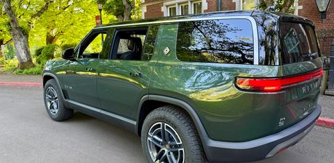 Rivian R1S 2025