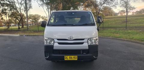 Toyota HIACE 2015