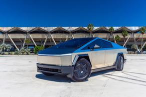 Tesla Cybertruck 2024 in Miami