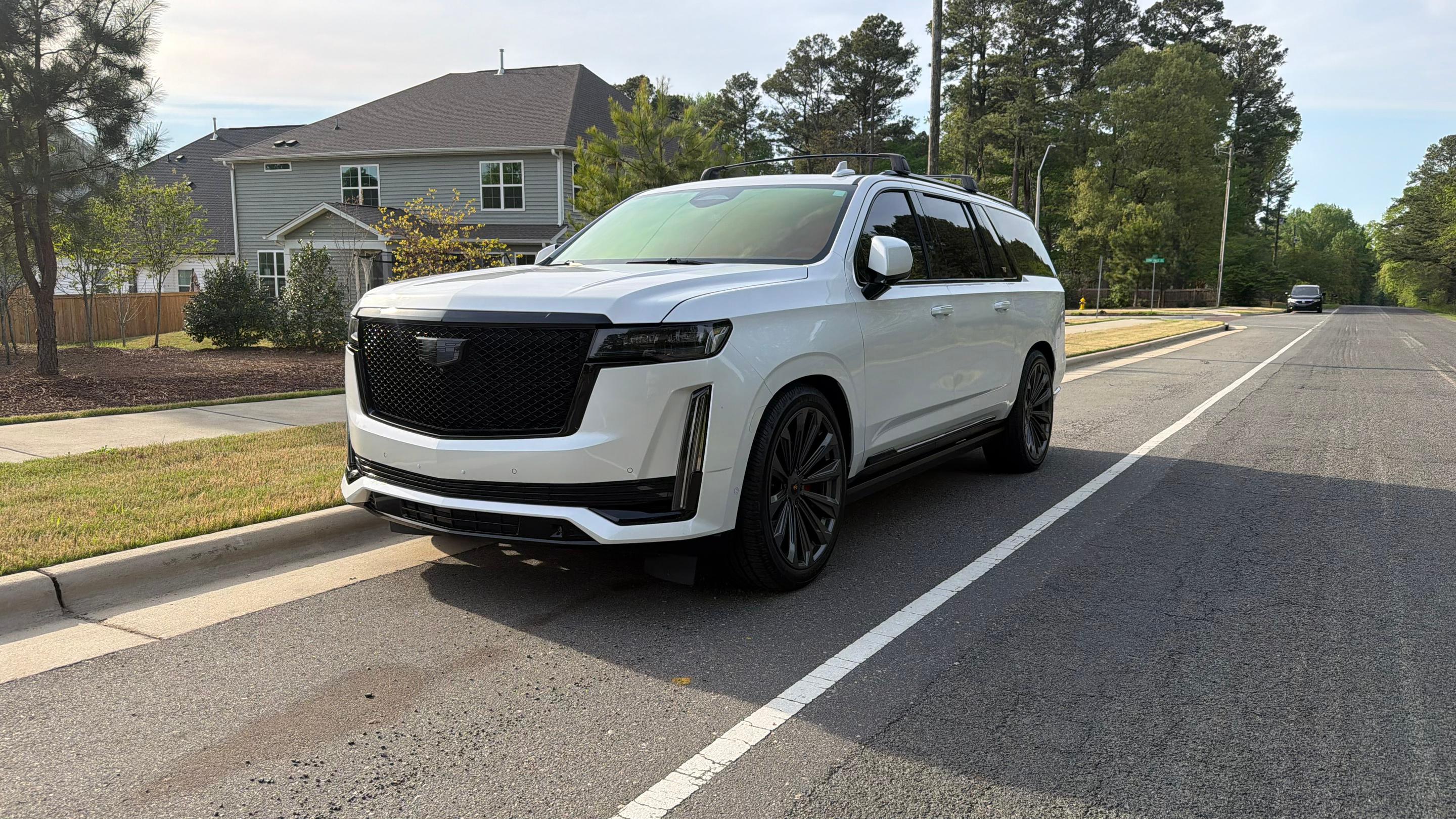Cadillac Escalade ESV 2021 in 