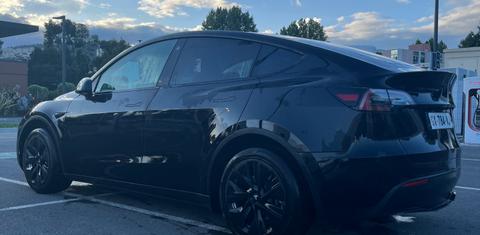 Tesla MODEL Y 2024
