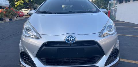 Toyota Prius c 2017