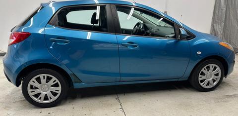 Mazda Mazda2 2012