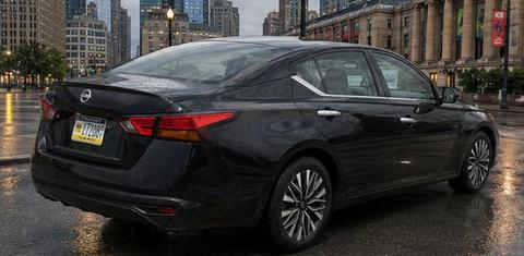 Nissan Altima 2025