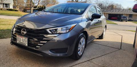 Nissan Versa 2025