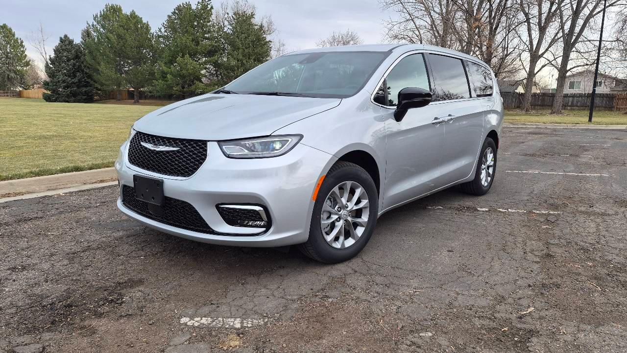 Chrysler Pacifica 2026 in Aurora, CO