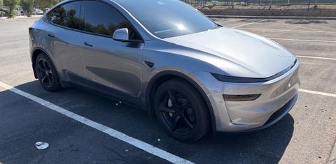 Tesla Model Y 2026