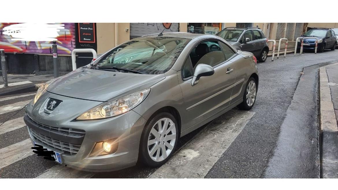 Peugeot 207 CC 2013 à Marseille