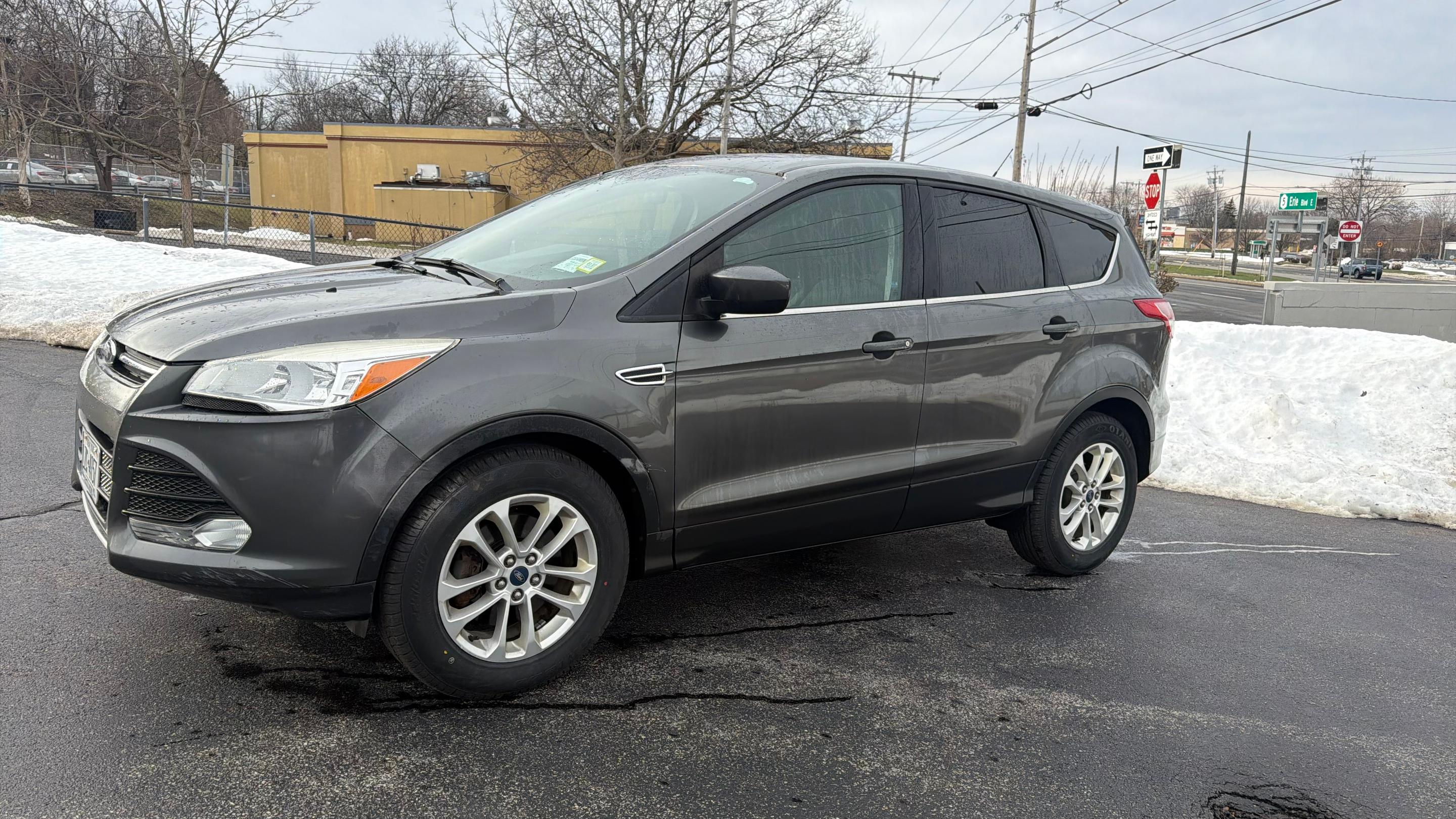 Ford Escape 2015 — Car rental alternative in Syracuse, NY