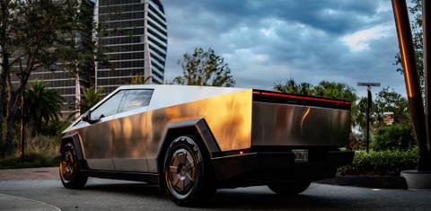Tesla Cybertruck 2025