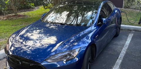 Tesla Model S 2015