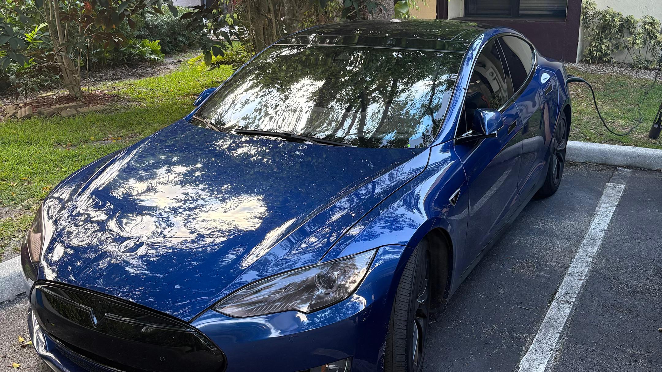 Tesla Model S 2015 in 