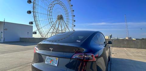 Tesla Model Y 2024