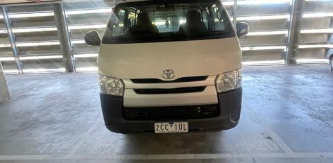 Toyota HIACE 2015
