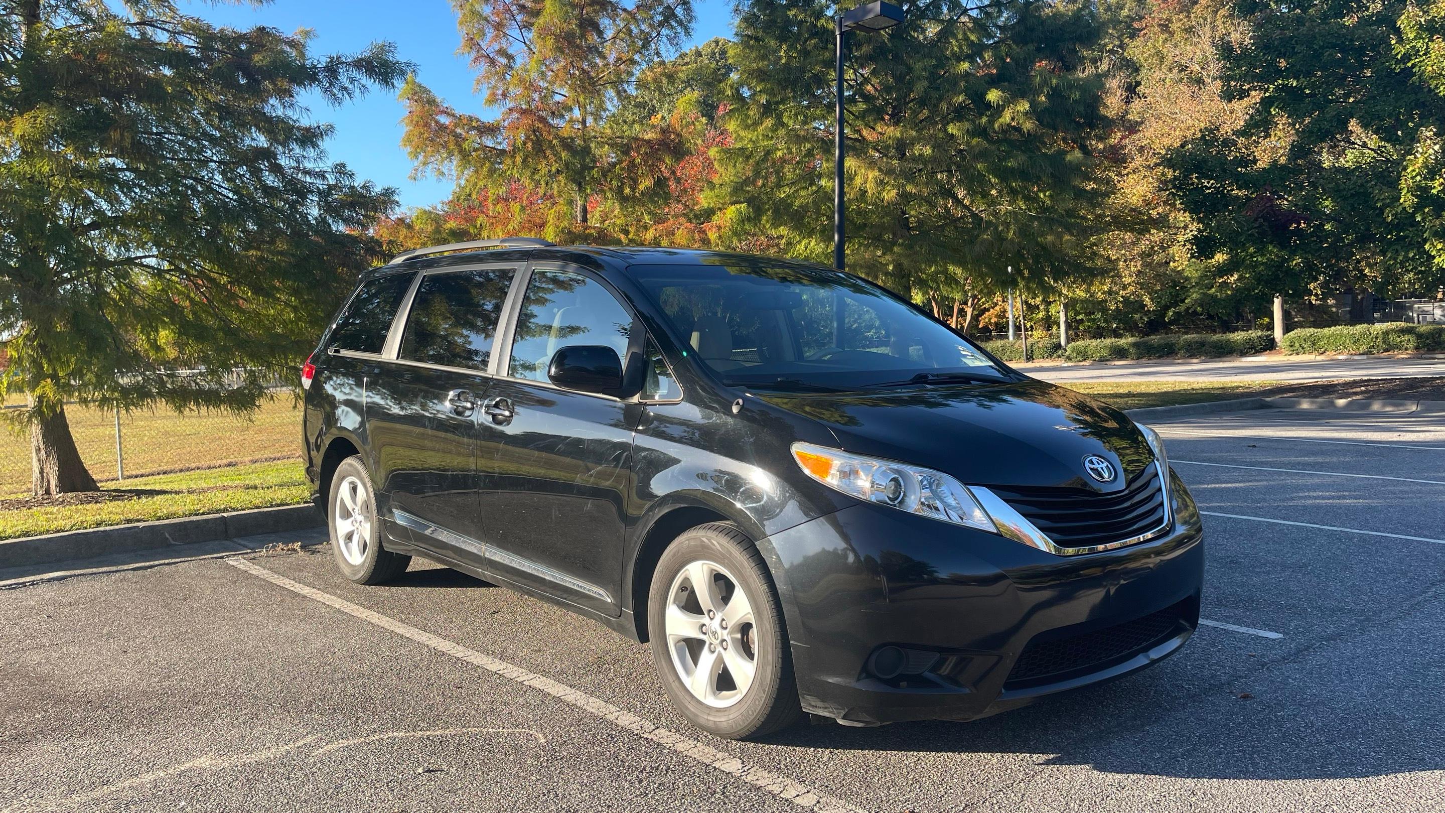 Toyota Sienna 2013 in Virginia Beach, VA