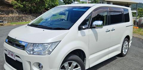 MITSUBISHI Delica 2013