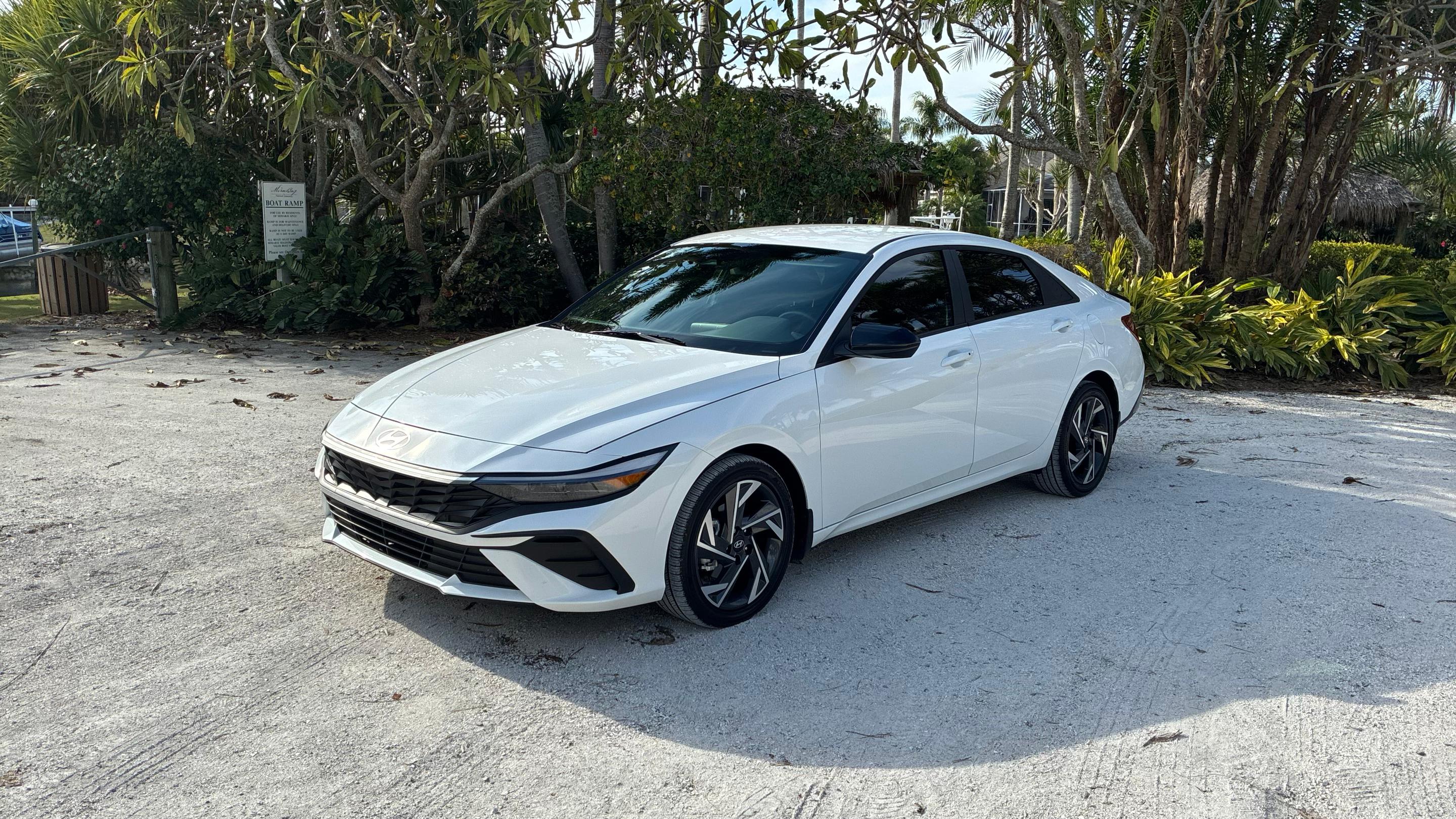 Hyundai Elantra Hybrid 2025 in Apollo Beach, FL