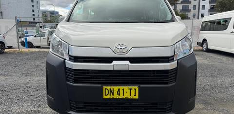 Toyota HIACE 2025