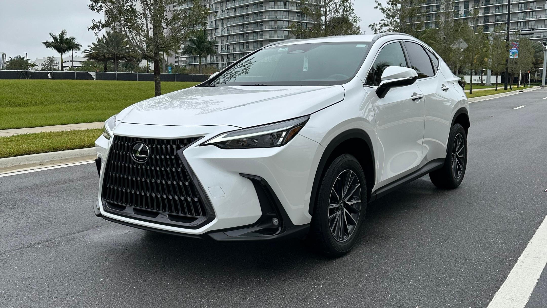 Lexus NX 2022 in 