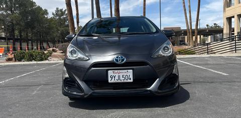 Toyota Prius c 2017