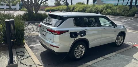 Mitsubishi Outlander Plug-In Hybrid 2025