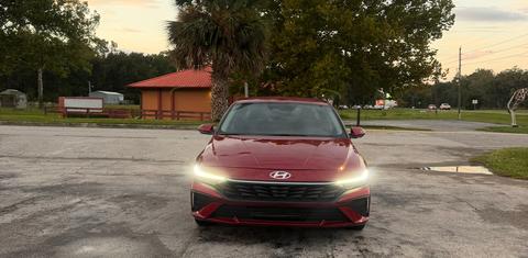 Hyundai Elantra 2025