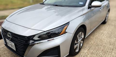 Nissan Altima 2023