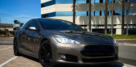 Tesla Model S 2015
