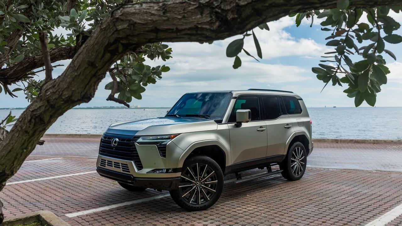 Lexus GX 2025 in Miami Springs, FL