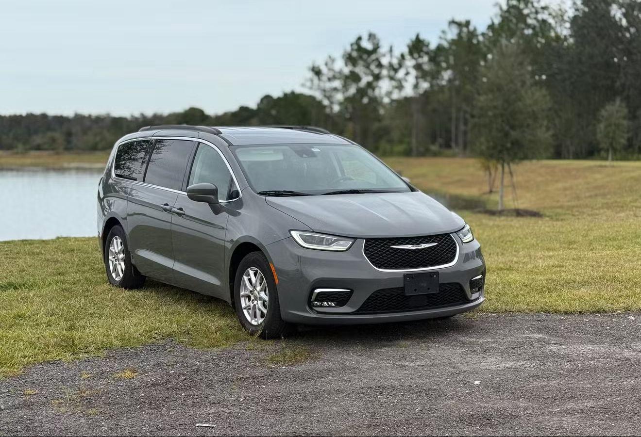 Chrysler Pacifica 2022 in Orlando, FL