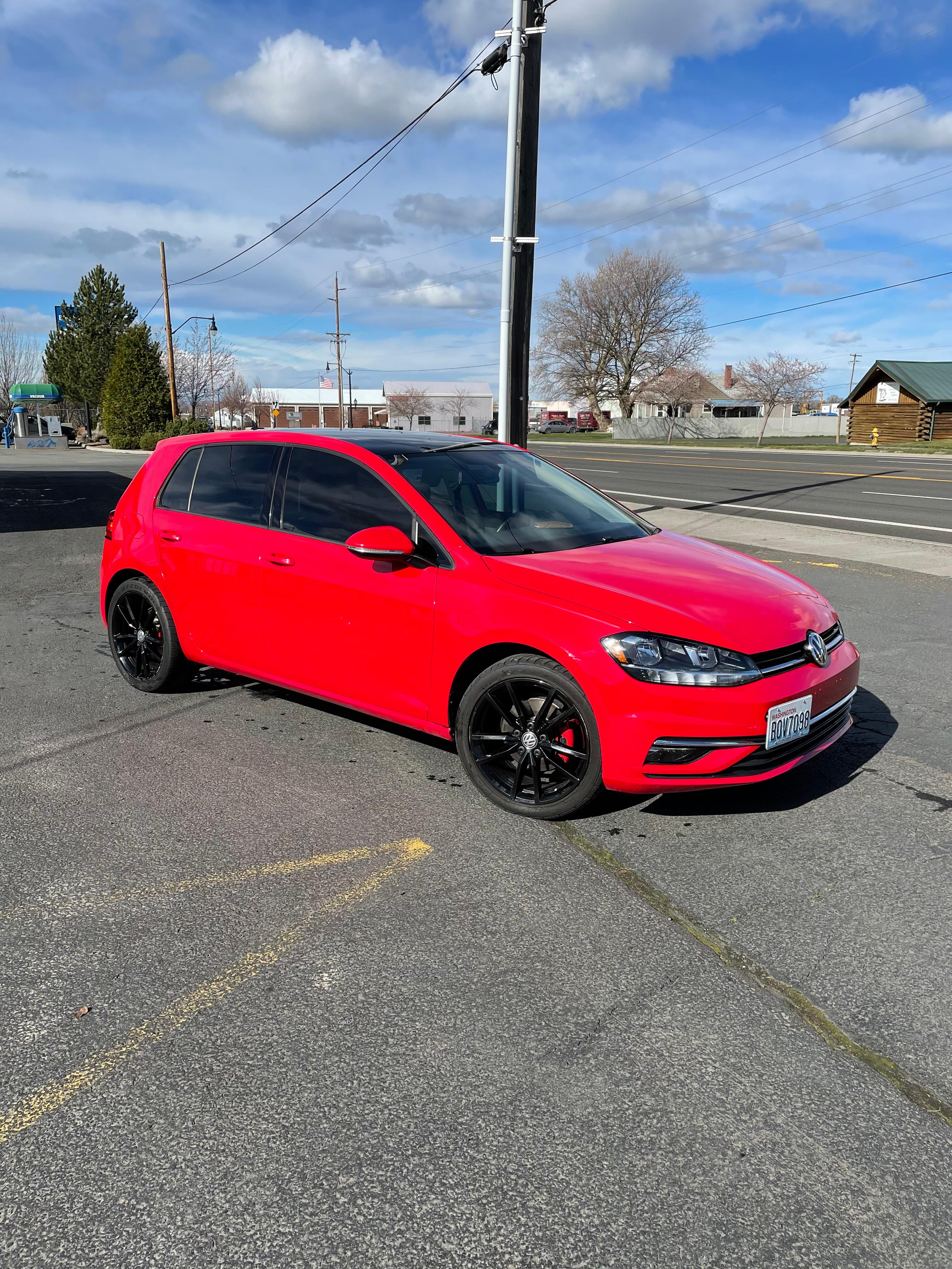 Volkswagen Golf 2018 in Walla Walla, WA