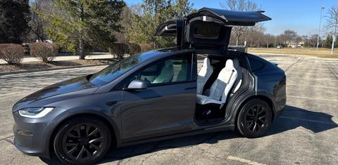 Tesla Model X 2022