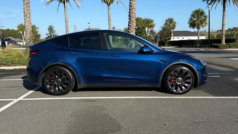 Tesla Model Y 2021 in Daytona Beach, FL