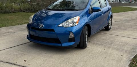 Toyota Prius c 2014
