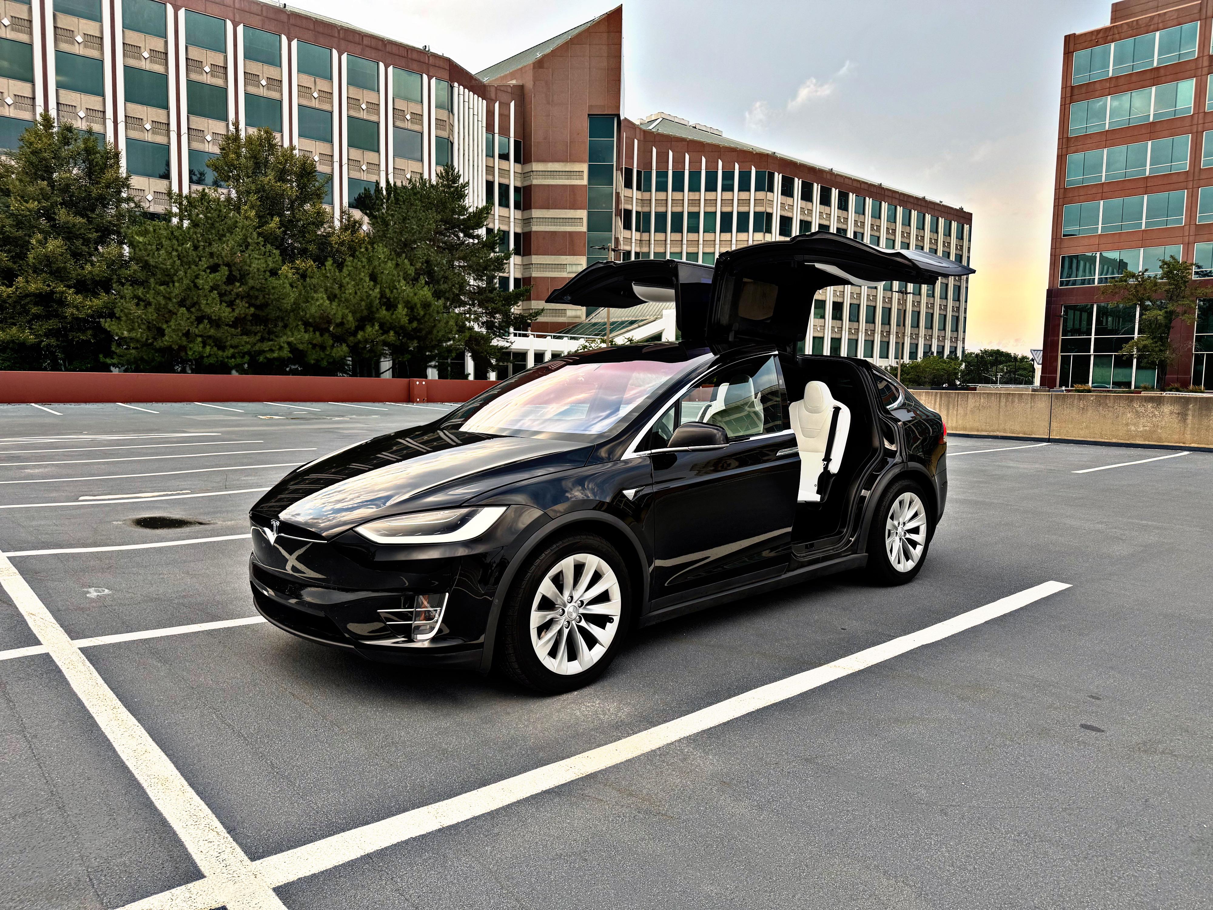 Tesla Model X 2017 in Lisle, IL