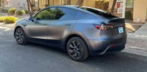 Tesla Model Y 2024