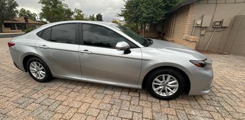 Toyota Camry Hybrid 2026