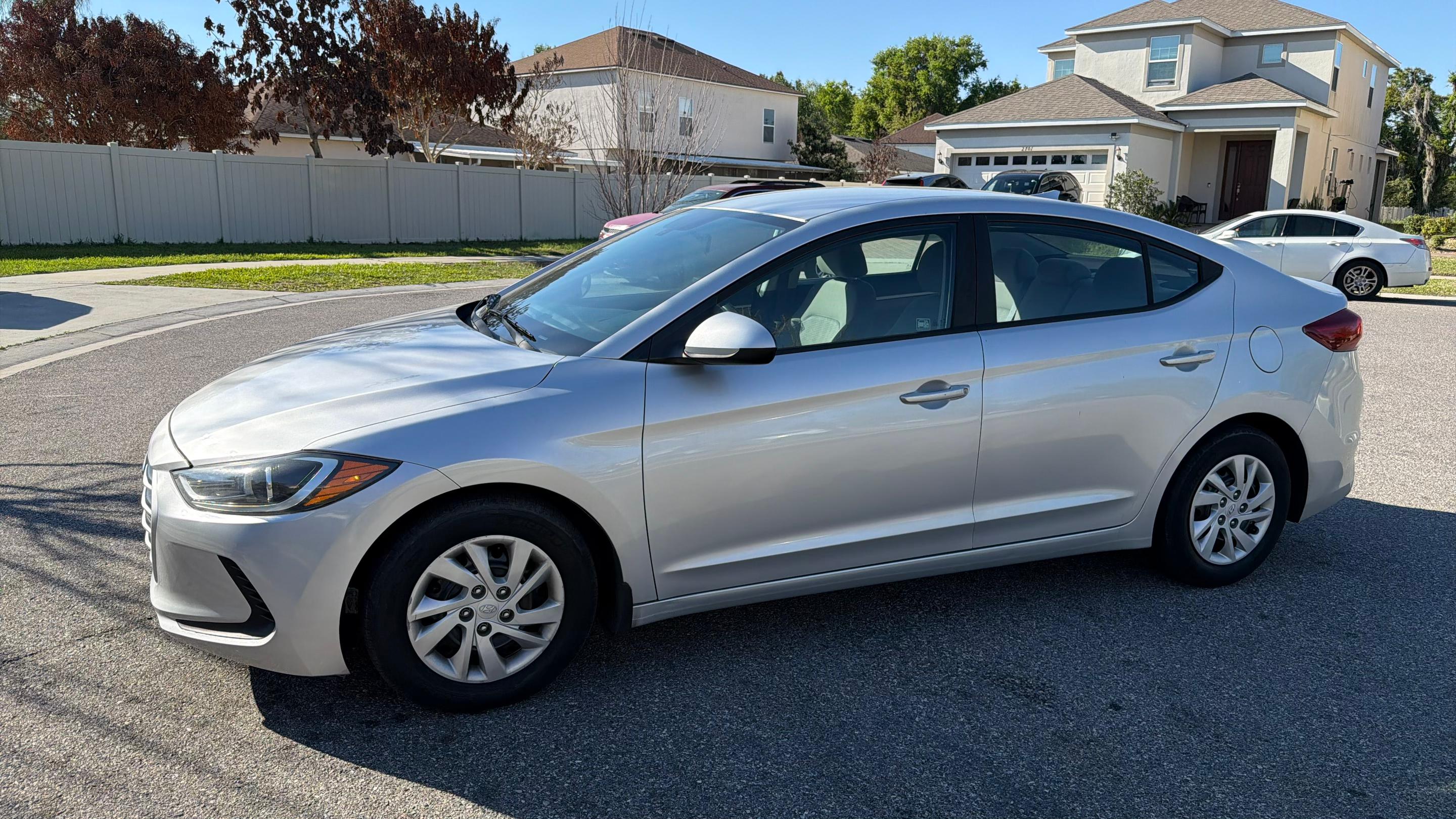 Hyundai Elantra 2017 in 