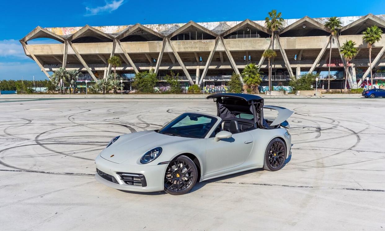 Porsche 911 Carrera Cabriolet