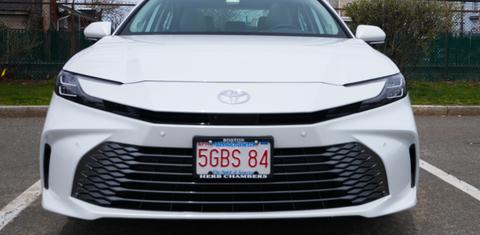 Toyota Camry Hybrid 2026