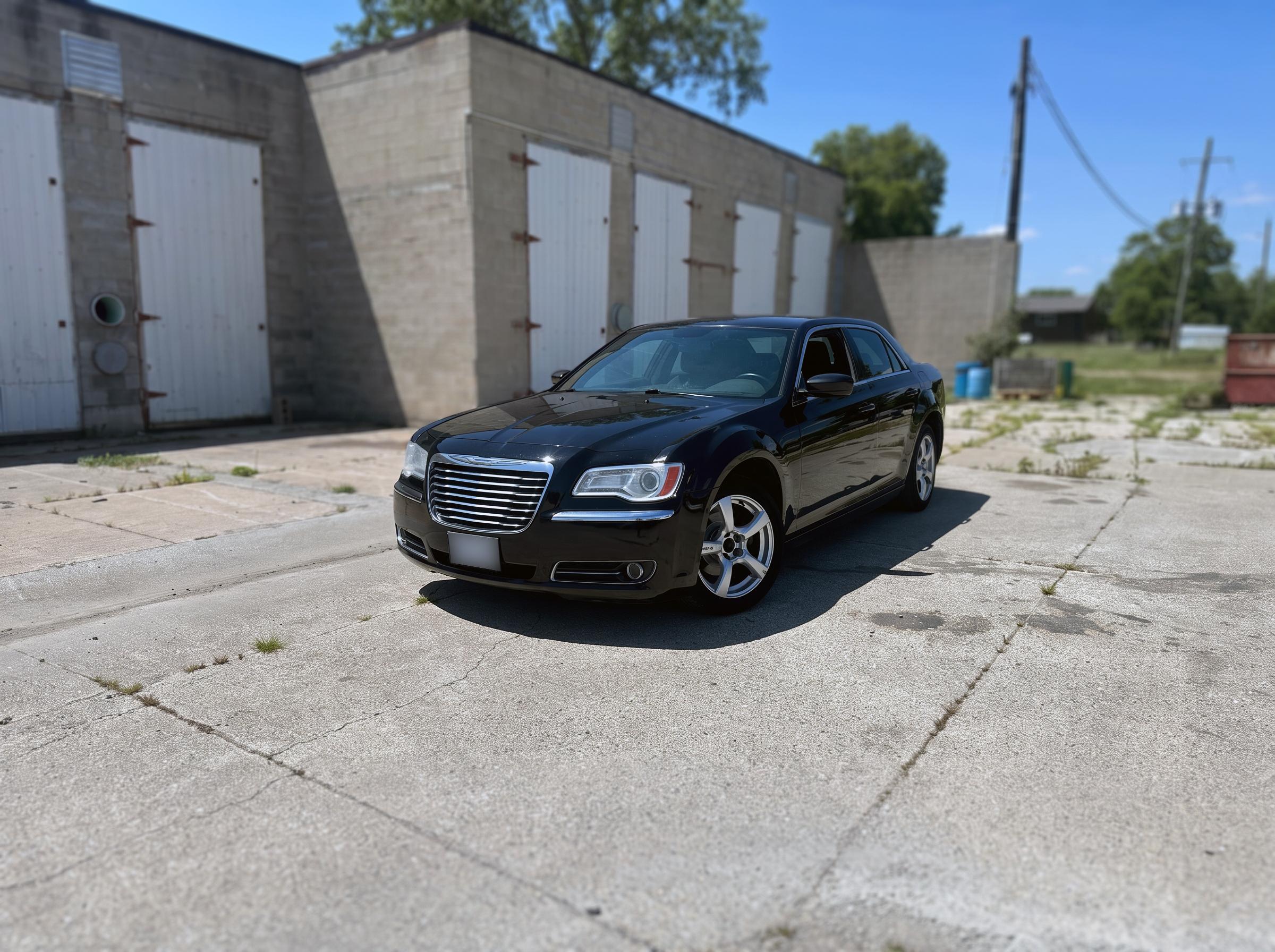 Chrysler 300 2014 in Windsor, ON