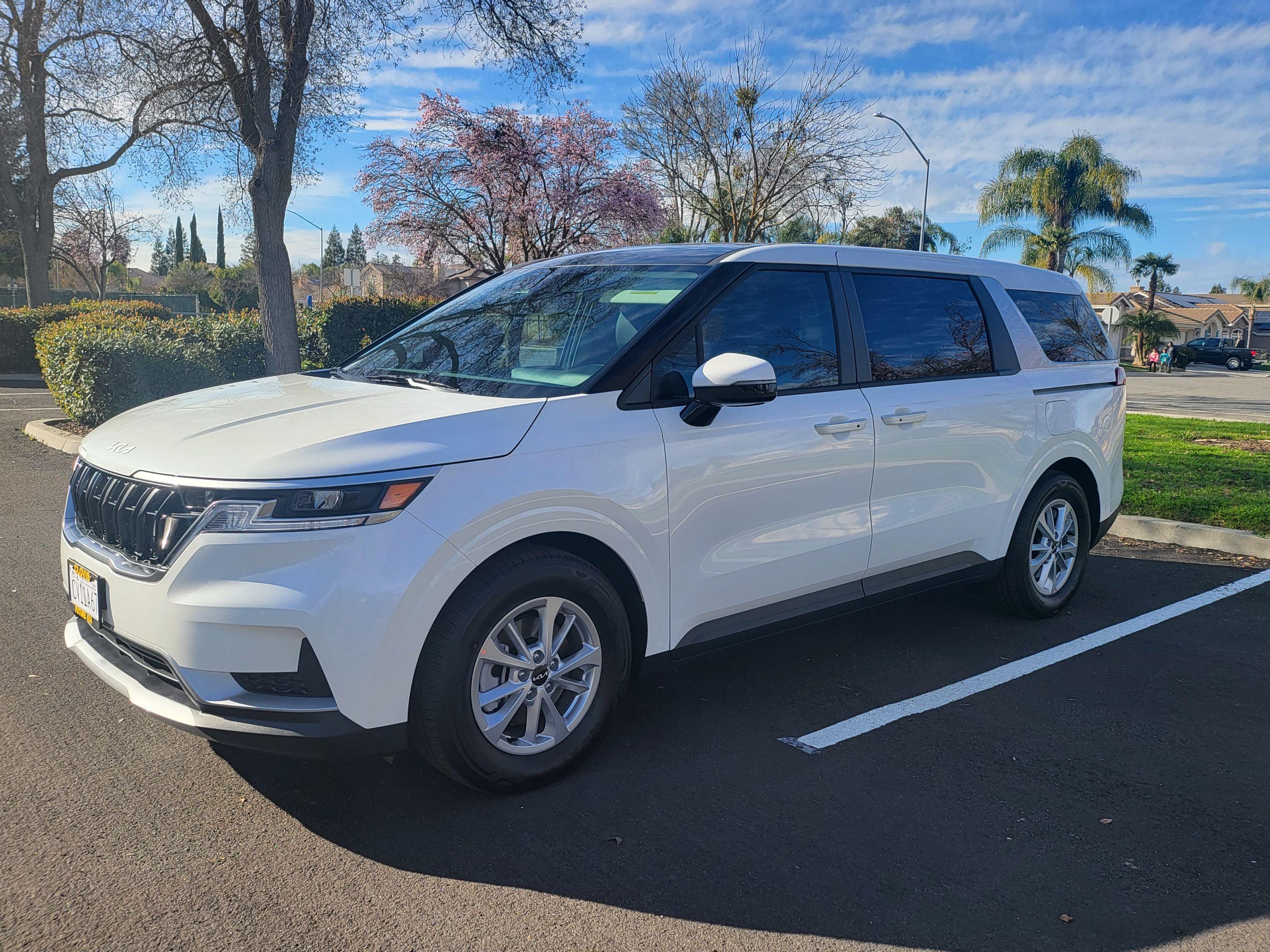 Kia Carnival 2024 in Fresno, CA